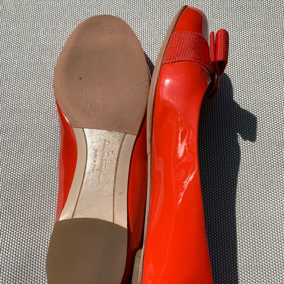 Ferragamo ballet flats in orange - Picture 3 of 7